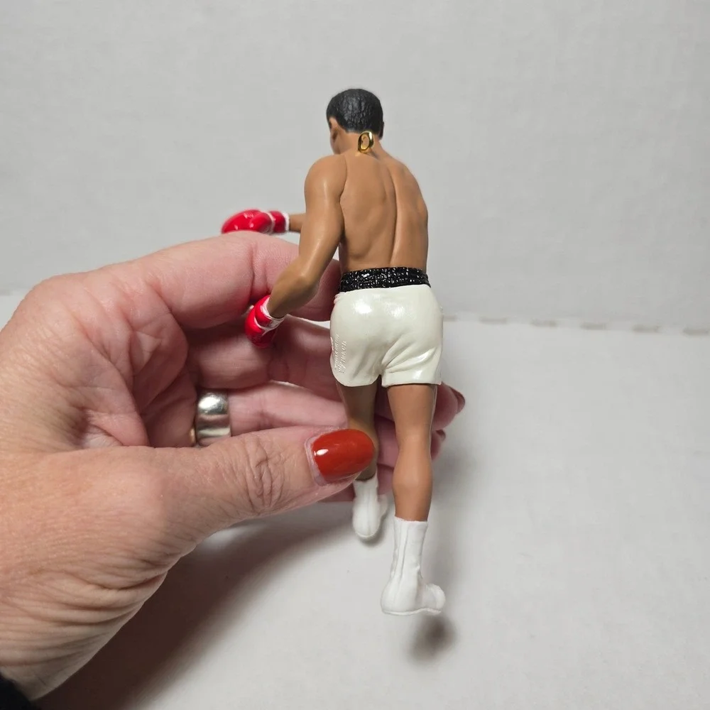 Hallmark Keepsake 1999 Muhammad Ali Ornament Christmas‎